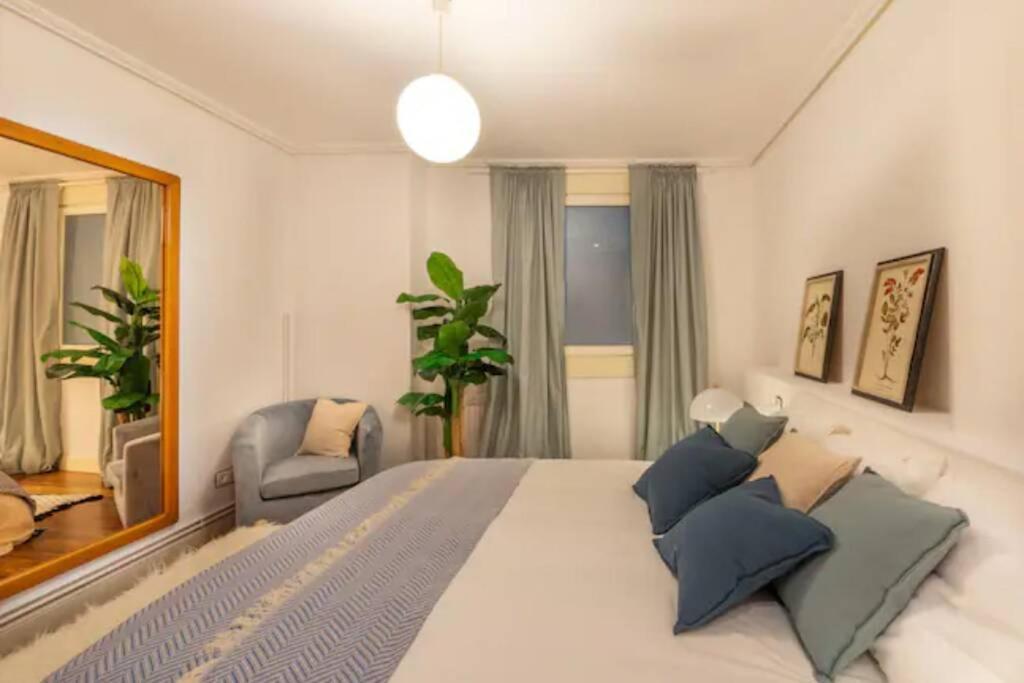 Exclusivo Apartamento En El Casco Viejo Bilbao Ngoại thất bức ảnh